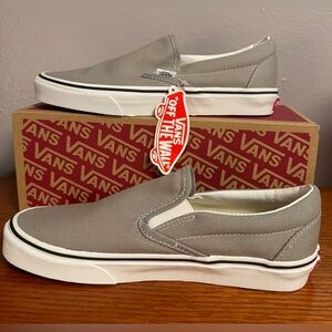 NWT Size W9 Vans Classic Slip-On in Drizzle/True White